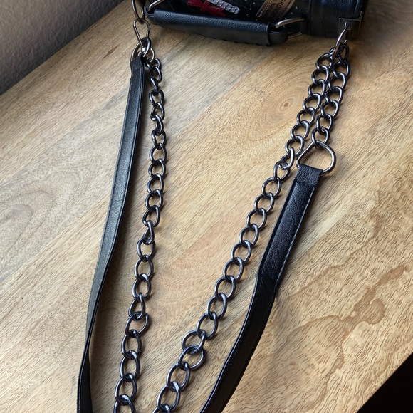 Cross body or over the shoulder bag - Picture 6 of 7